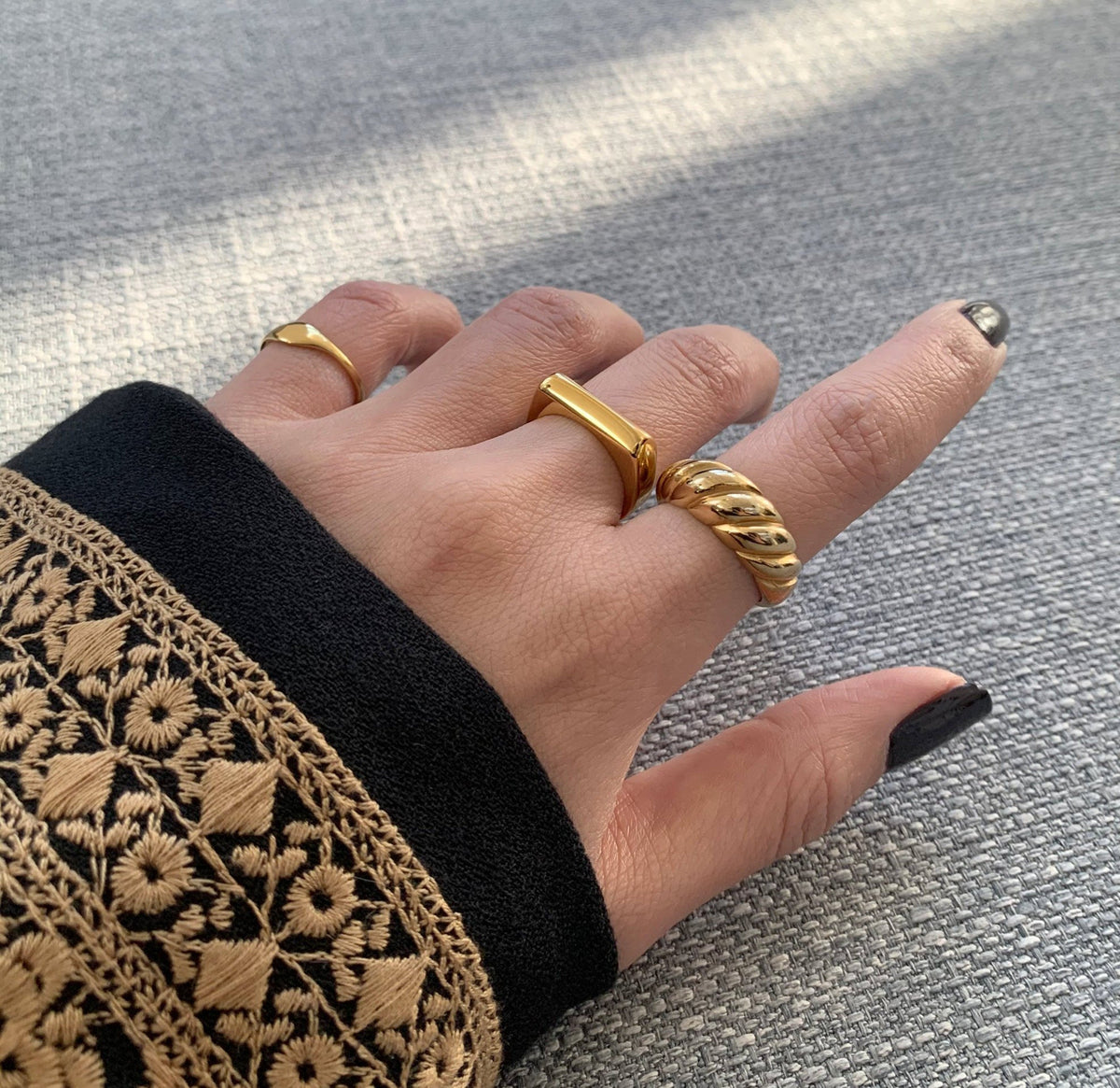 MARGAUX GOLD CROISSANT RING